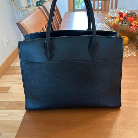 Prada Medium black Saffiano Handbag - Picture 2 of 8